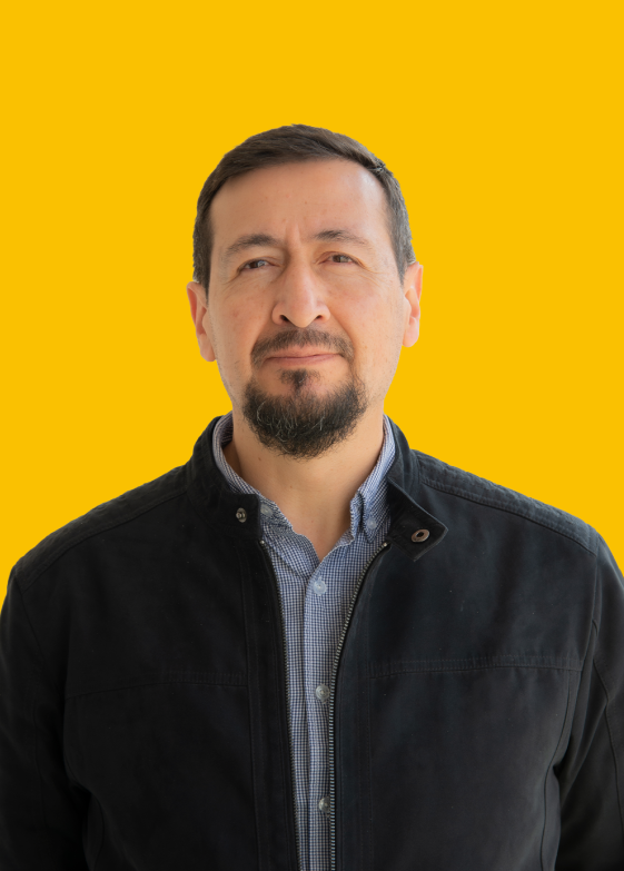 Ingeniero Alberto Valencia, docente de Instalación y Mantenimiento de Redes